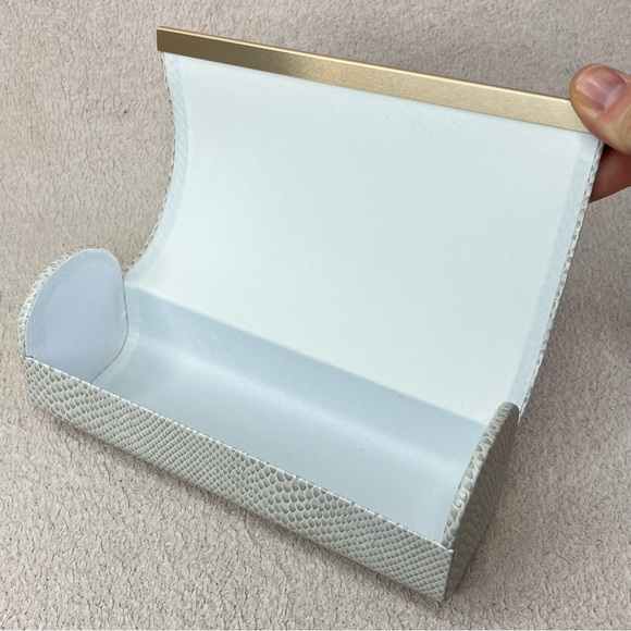 Jimmy Choo Magnetic Snap Snakeskin Pattern Sunglasses Hard Case Ivory/Gold Women - Picture 5 of 11